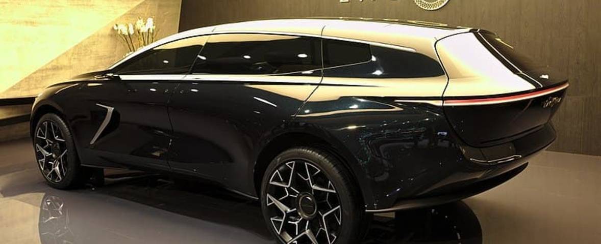 Aston Martin Lagonda SUV