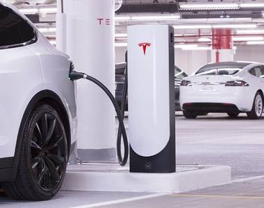 Electric cars could form battery hubs to store renewable energy