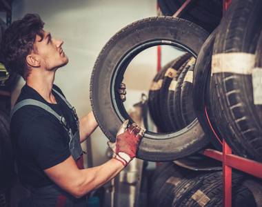 Choosing car tyres based on the tyre codes for the vehicle