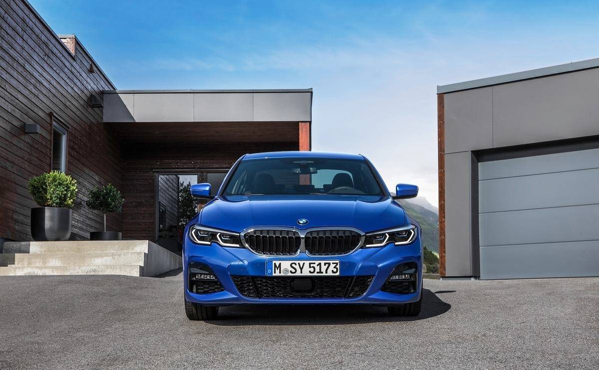 We review the 2018 BMW 3 Series saloon - Cost