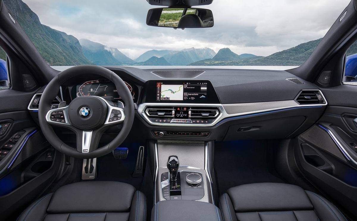 We review the 2018 BMW 3 Series saloon - Interior