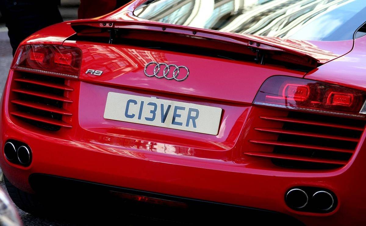 What is the law on number plates?