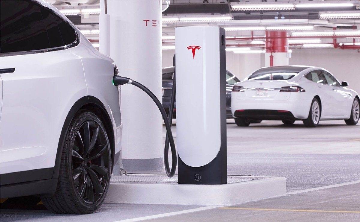 Electric cars could form battery hubs to store renewable energy