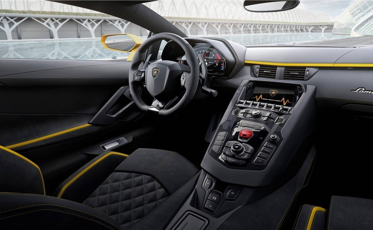 We review the Lamborghini Aventador S Coupe - Interior