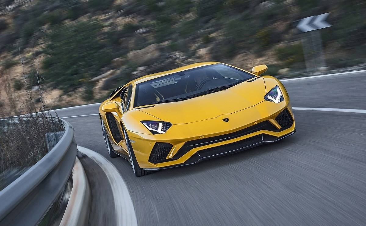 We review the Lamborghini Aventador S Coupe - Why buy