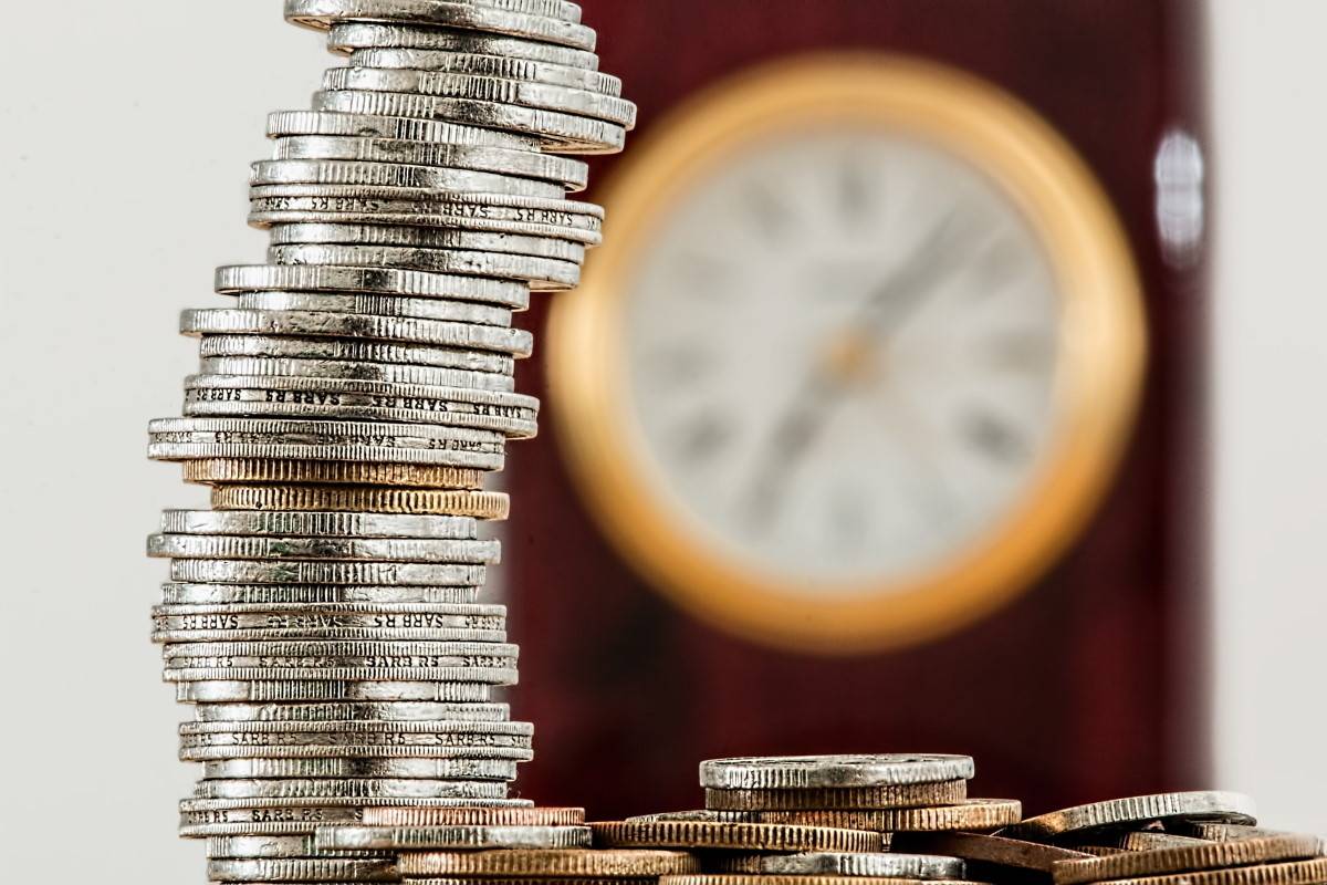 Car depreciation with money lost over time