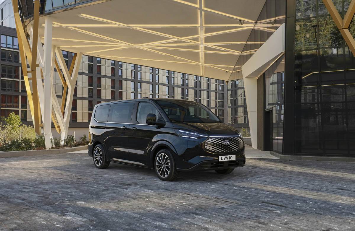 ford_etourneo_1