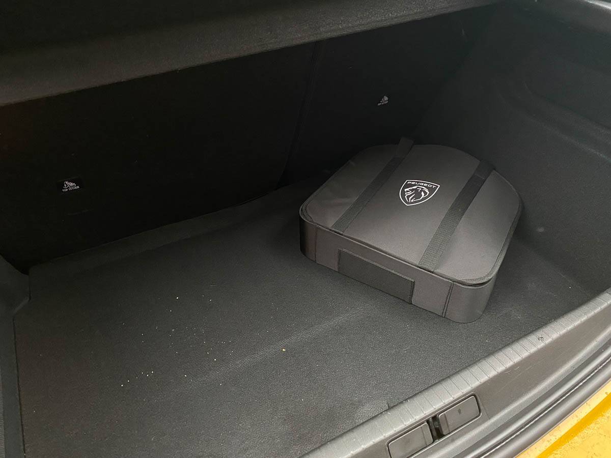 peugeot_e208-12