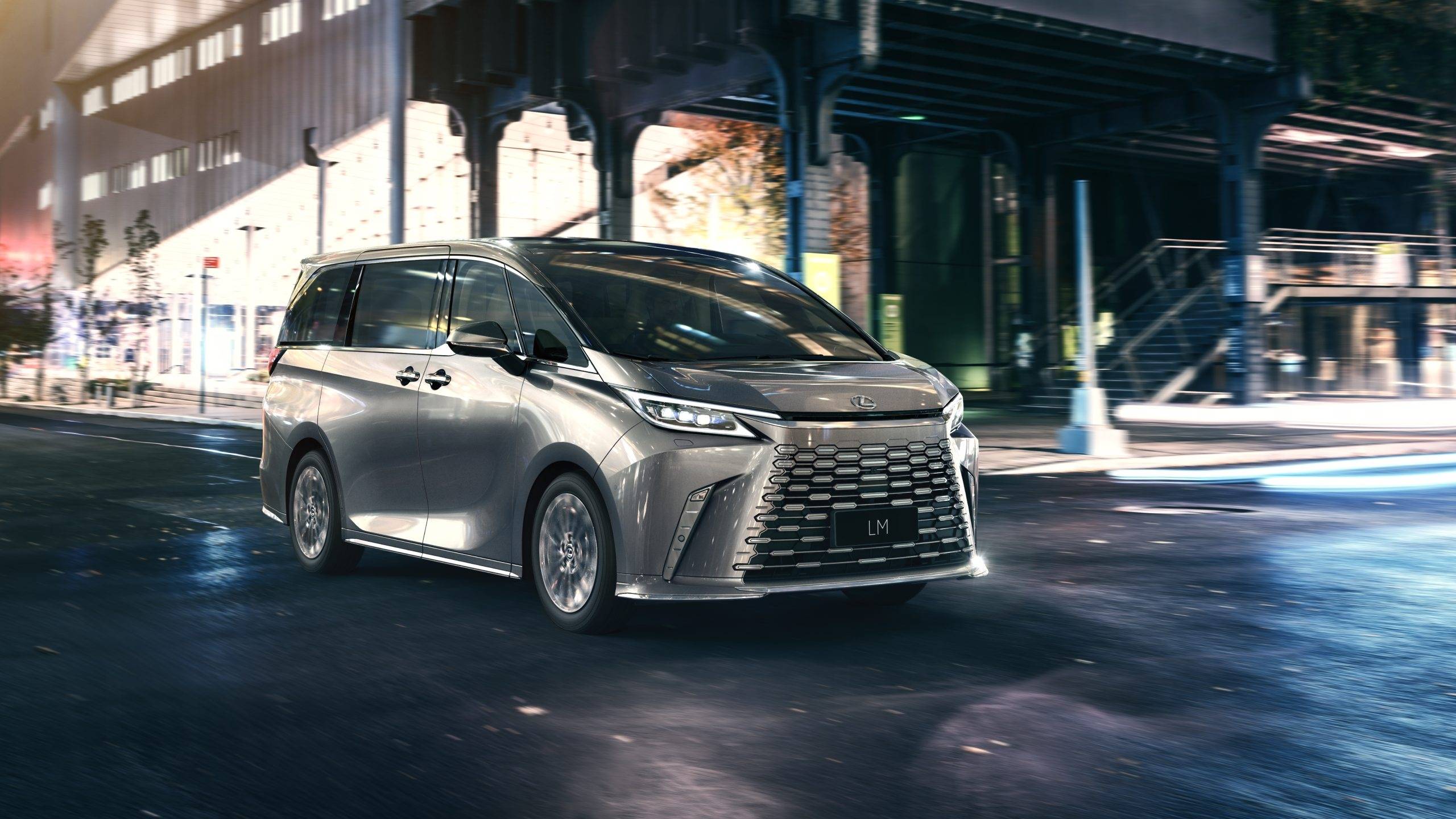 lexus_lm_1