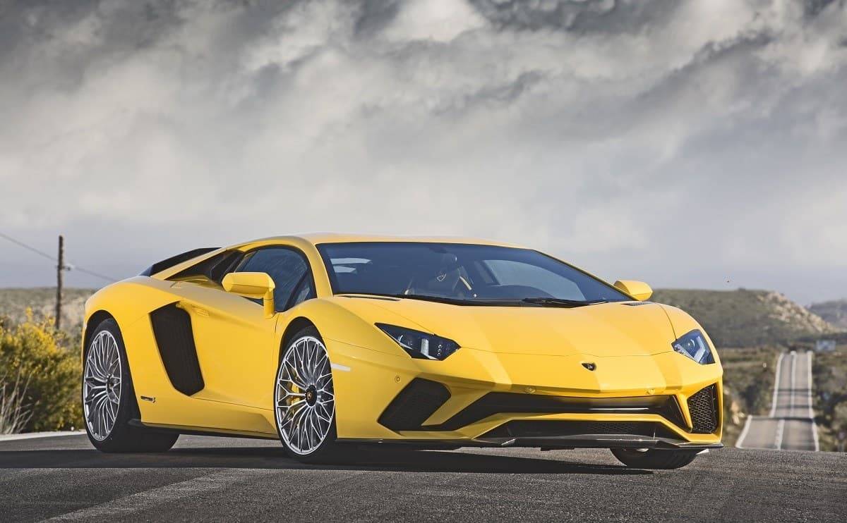 We review the Lamborghini Aventador S Coupe