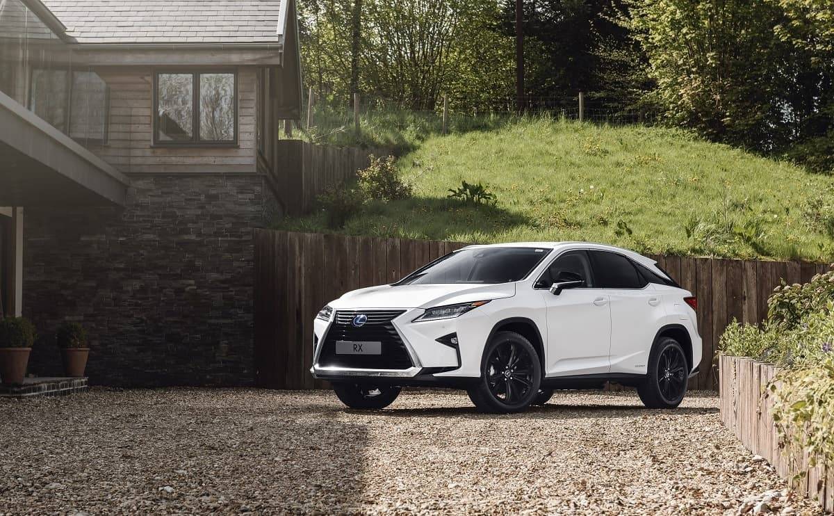 We Review the Lexus RX
