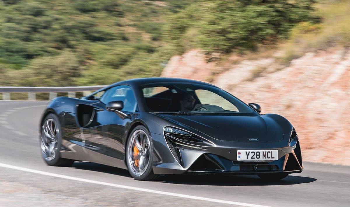 mclaren_artura-1