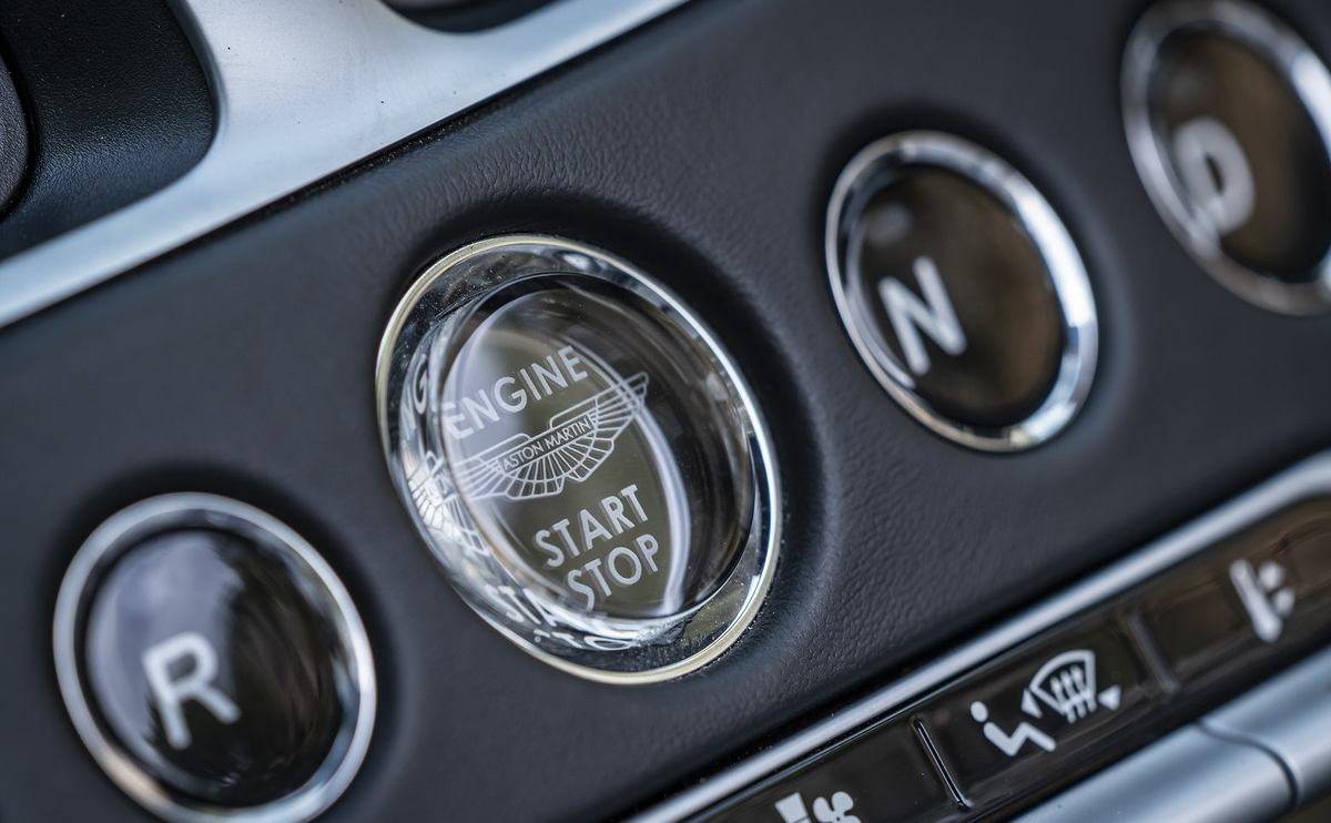 We review the 2019 Aston Martin DBS Superleggera - Equipment & options