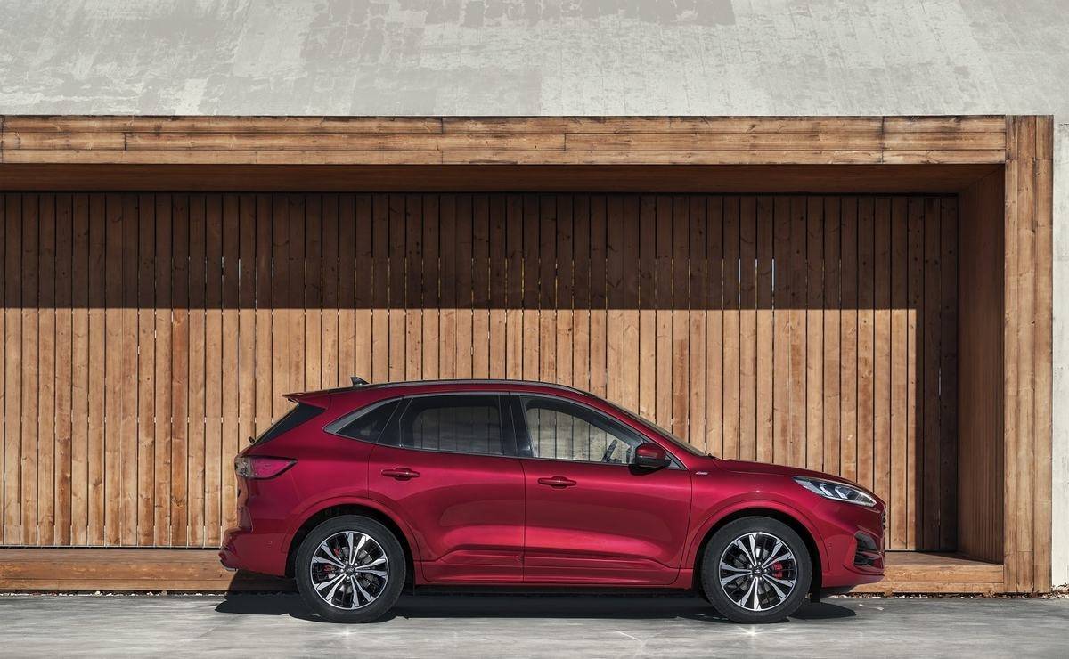 We review the 2019 Ford Kuga - Looks